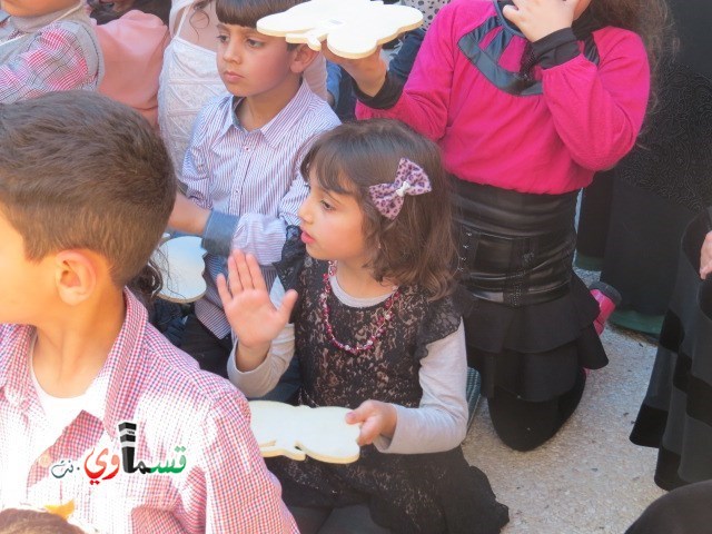 كفرقاسم – فيديو: بساتين الامل, السلام , والمحبة تحتفل بعيد الام على انغام عمو انس وجوقته ..